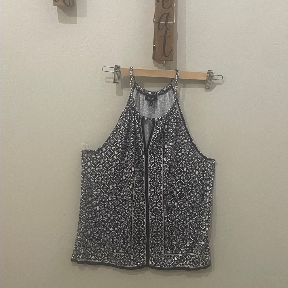 Max Edition Black and White Sleeveless Blouse